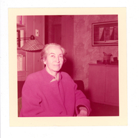 [Gabriela Mistral en New York]  [fotografía].