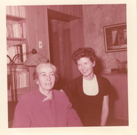 [Gabriela Mistral en New York]  [fotografía].