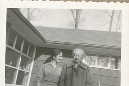 [Gabriela Mistral en New York]  [fotografía].