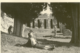 [Doris Dana en Italia]  [fotografía].