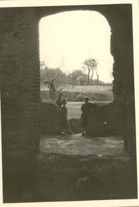 [Doris Dana y Gilda Péndola en Rapallo, Italia]  [fotografías].