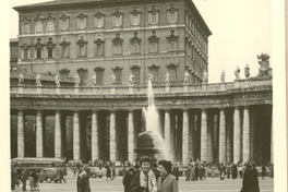 [Doris Dana y Gilda Péndola en Roma, Italia]  [fotografía].