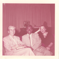 [Gabriela Mistral en New York]  [fotografía].