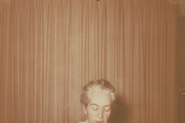 [Gabriela Mistral en New York]  [fotografía].