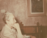 [Gabriela Mistral en New York]  [fotografía].