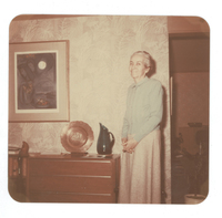 [Gabriela Mistral en New York]  [fotografía].