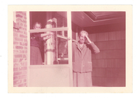 [Gabriela Mistral en New York]  [fotografía].