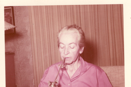 [Gabriela Mistral en New York]  [fotografía].