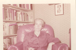 [Gabriela Mistral en New York]  [fotografía].