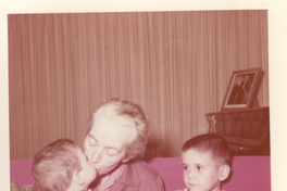 [Gabriela Mistral en New York]  [fotografía].