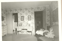 [La casa de Gabriela Mistral en Roslyn Harbor, New York]  [fotografía].