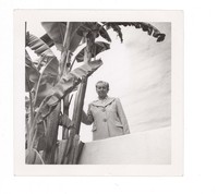 Gabriela Mistral en Santa Barbara  [fotografía].