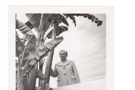 Gabriela Mistral en Santa Barbara  [fotografía].