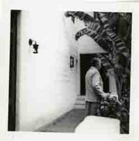 Gabriela Mistral en Santa Barbara  [fotografía].