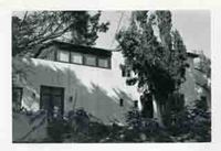 [Gabriela Mistral en Santa Barbara]  [fotografía].