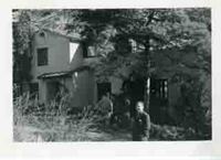 [Gabriela Mistral en Santa Barbara]  [fotografía].