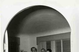 [Gabriela Mistral en Los Angeles]  [fotografía].