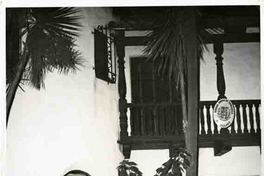 [Gabriela Mistral en Los Angeles]  [fotografía].