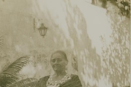 [Retrato de una mujer mexicana]  [fotografía].