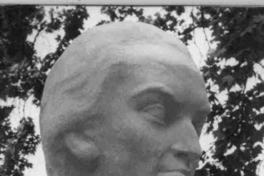 [Busto Gabriela Mistral]  [fotografía].