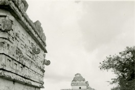 Vista de Chichén Itzá.  [fotografía].
