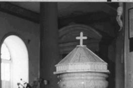 [Pila de bautismo]  [fotografía].