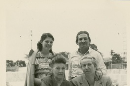 [Gabriela Mistral en México]  [fotografía].