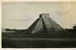 Vista de Chichén Itzá  [fotografía].