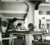 [Consuelo Saleva en el Hotel Fortín de las Flores]  [fotografía].