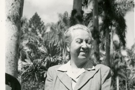 Gabriela Mistral en el Fortín de la Flores.  [fotografía].