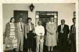 [Gabriela Mistral y amigos en México]  [fotografía].