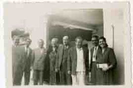 Gabriela Mistral y amigos en el Hotel Fortín de las Flores (Ruiz Galindo) en Veracruz.  [fotografía].