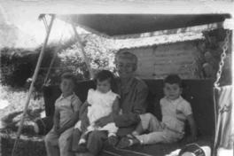 [Gabriela Mistral en Montegrande]  [fotografía].