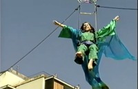 La fábrica, Els Comediants "Neruda adelante 100 años en viaje"