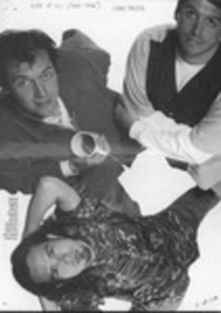 Parqueados en la 5 sur  [artículo] Paola Doberti.