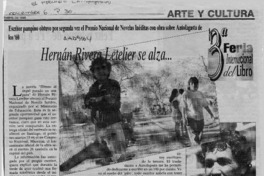 Hernán Rivera Letelier se alza --  [artículo].