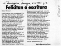 Felicitan a escritora  [artículo] Mario Barrientos Ossa.