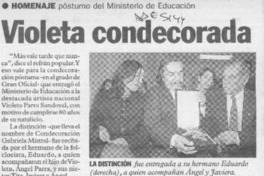 Violeta condecorada  [artículo].