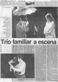 Trío familiar a escena  [artículo] Carmen Mera Oliva.
