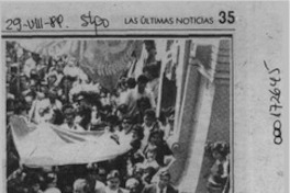 El último adiós  [artículo] Roberto Estay.