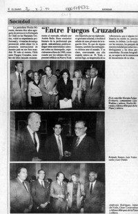 "Entre fuegos cruzados"  [artículo].