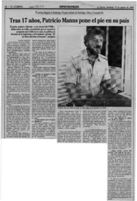 Tras 17 años, Patricio Manns pone el pie en su país  [artículo] Marta Hansen.