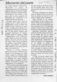 Momento del poeta  [artículo] Andrés Gallardo.