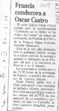 Francia condecora a Oscar Castro
