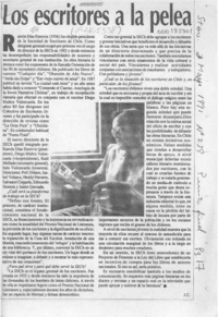 Los escritores a la pelea  [artículo] J. C.