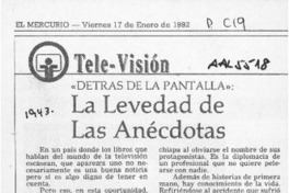 La levedad de las anécdotas  [artículo] María Elena Wood.