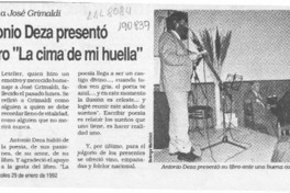 Escritor Antonio Deza presentó su nuevo libro "La cima de mi huella"  [artículo].