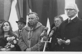 Corvalán en párrafos marcados  [artículo].