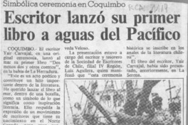 Escritor lanzó su primer libro a aguas del Pacífico