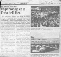 Un personaje en la feria del libro  [artículo] Leticia Vigil.